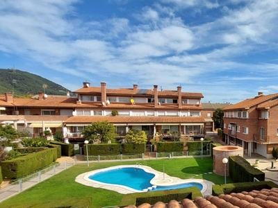 Venta Casa unifamiliar Castellar del Vallès. Con terraza 233 m²