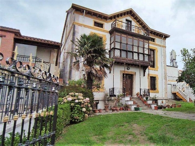 Venta Casa unifamiliar Santa Cruz de Bezana. Con terraza