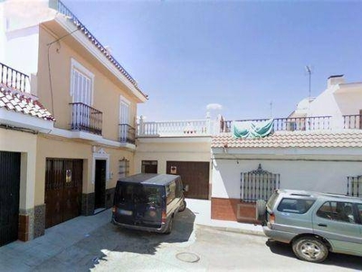 Venta Piso Guillena. Piso de tres habitaciones en Calle Los Silos. Planta baja