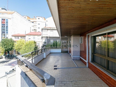 Venta Piso Vigo. Piso de cuatro habitaciones Primera planta con terraza