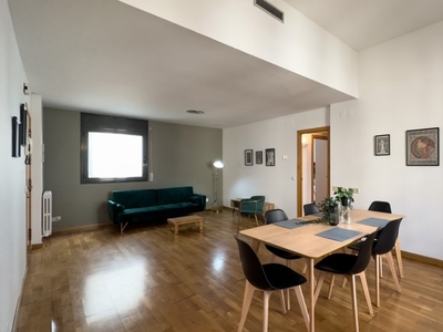 Apartamento de 2 dormitorios en alquiler en Ciutat Vella, Barcelona.