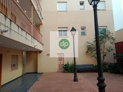 Apartamento en venta. Apartamento seminuevo con 2 dormitorios, salón con cocina integrada y baño completo. Calefacción y buenas calidades.