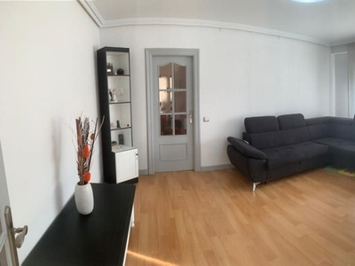 Piso 3 habitaciones de 73 m² en Logroño (26004)