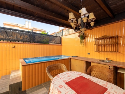 Venta de casa con piscina y terraza en Ogíjares, CENTRO OGÍJARES
