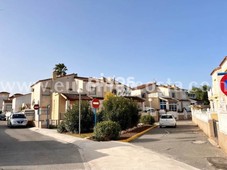 Casa adosada en venta en Calle Algarrobo