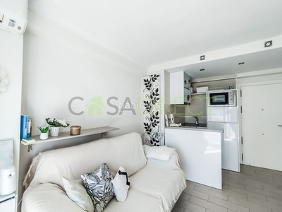 Alquiler apartamento amueblado con calefacción, aire acondicionado y vistas al mar en Torre del Mar