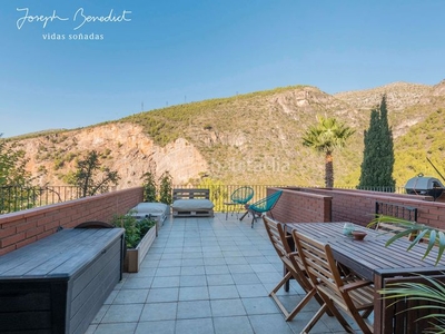 Alquiler casa adosada con 4 habitaciones amueblada con piscina, calefacción, vistas al mar y vistas a la montaña en Sitges