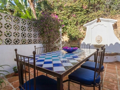 Alquiler chalet casa / villa en excelentes condiciones de 4 dormitorios en alquiler en Sierra Blanca en Marbella