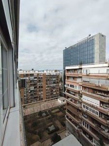 Alquiler piso con 2 habitaciones con ascensor, calefacción y aire acondicionado en Madrid