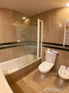 Alquiler piso con 3 habitaciones amueblado con ascensor, parking, piscina, calefacción y aire acondicionado en Madrid