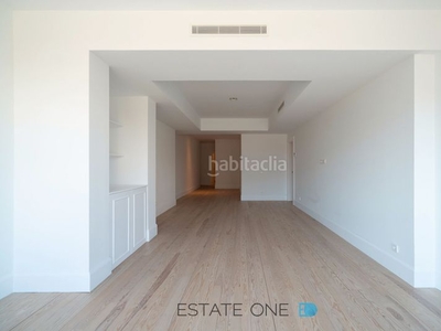 Alquiler piso con 3 habitaciones con ascensor y aire acondicionado en Madrid