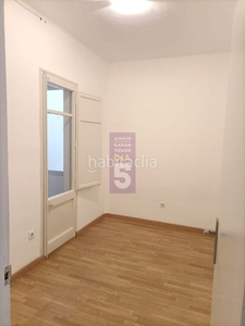 Alquiler piso en alquiler , con 84 m2, 3 habitaciones y 1 baños y ascensor. en Barcelona