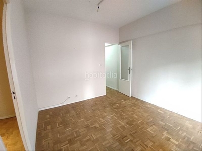 Alquiler piso en cardenal siliceo 22 piso con 2 habitaciones con ascensor y calefacción en Madrid