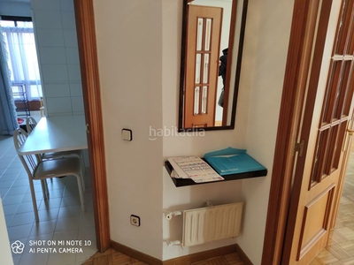 Alquiler piso en plaza de castilla piso con 2 habitaciones con calefacción y aire acondicionado en Madrid