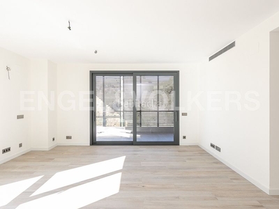Alquiler piso exclusivo inmueble de obra nueva en Finestrelles en Esplugues de Llobregat