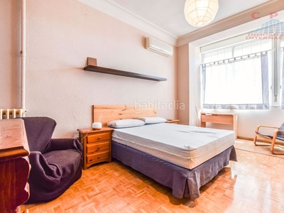 Alquiler piso magnífico y luminoso piso amueblado, de 110 m2 y 4 dormitorios, junto al metro de moncloa. en Madrid