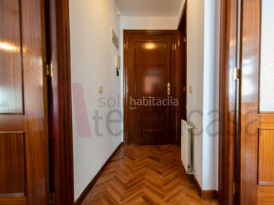 Apartamento amueblado con ascensor y calefacción en Madrid