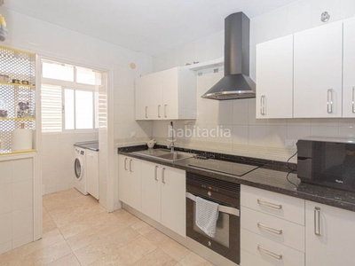 Apartamento con 3 habitaciones amueblado con piscina y aire acondicionado en Fuengirola