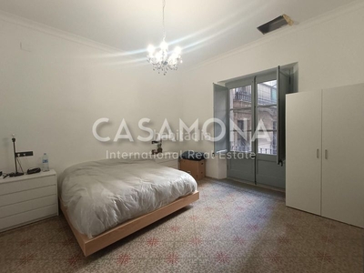 Apartamento con 8 habitaciones con calefacción y aire acondicionado en Barcelona