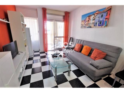 Apartamento en alquiler en Avenida del Gamonal en Parque de la Paloma por 650 €/mes