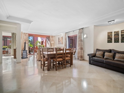 Apartamento en venta en Estepona, Málaga