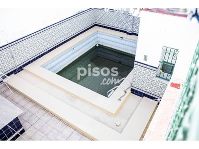 Casa en venta en Calle Diamantino García Acosta, cerca de Calle del Párroco Antonio Gómez Villalobos