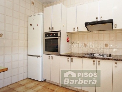 Chalet con 6 habitaciones con parking, calefacción y aire acondicionado en Barberà del Vallès