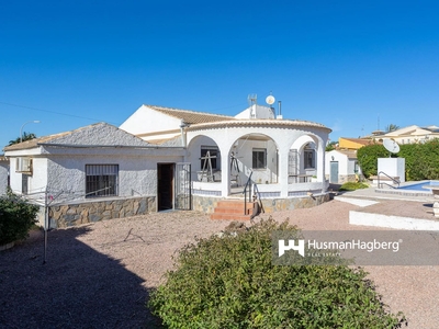 Chalet en venta en El Chaparral, Torrevieja, Alicante