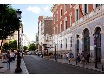 Dúplex en alquiler en Calle de la Palma, cerca de Calle de Santa Lucía