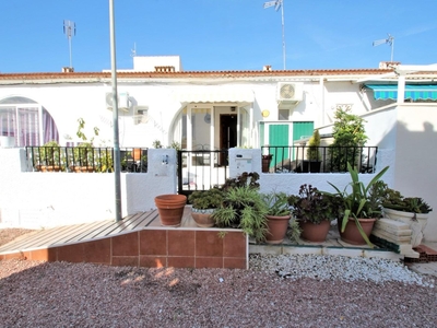 Сhalet adosado con terreno en venta en la Calle Mozart' Torrevieja