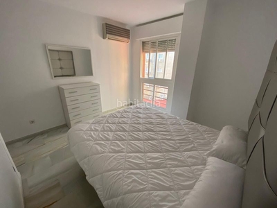 Piso con 2 habitaciones amueblado con ascensor y aire acondicionado en Málaga
