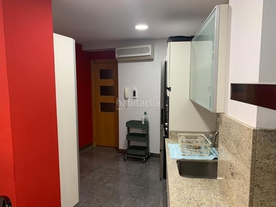 Piso con 3 habitaciones amueblado con ascensor y aire acondicionado en Murcia