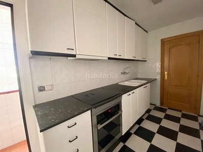 Piso con 3 habitaciones con ascensor y aire acondicionado en Hospitalet de Llobregat (L´)