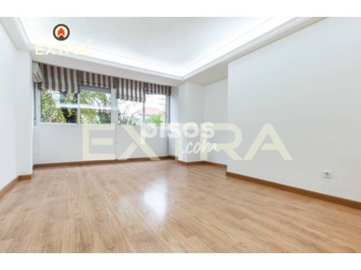 Piso en alquiler en Avenida de Alfonso XIII, cerca de Calle de las Encinas en Nueva España por 1.400 €/mes