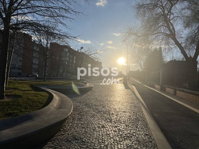 Piso en alquiler en Avenida de Portugal, cerca de Calle de Saavedra Fajardo