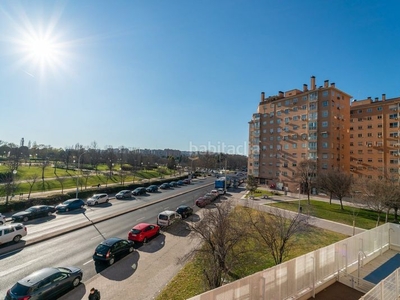 Piso en calle antonio romero piso con 2 habitaciones con ascensor, parking, piscina, calefacción y aire acondicionado en Madrid