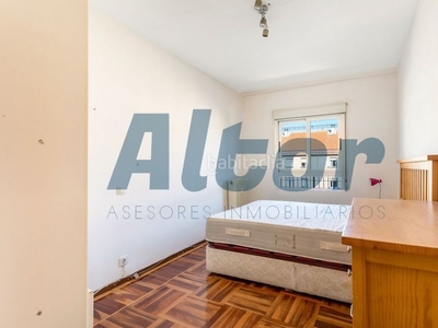 Piso en venta , con 57 m2, 2 habitaciones y 1 baños, trastero, amueblado y aire acondicionado. en Madrid