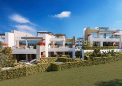 Ático con 3 habitaciones con ascensor, parking, piscina, calefacción y aire acondicionado en Marbella