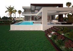 Casa villa sobre plano con preciosas vistas al mar en venta en Estepona