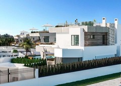 Chalet bahía de banús - villas de nueva promoción de 3 y 4 dormitorios cerca de puerto banús en Marbella