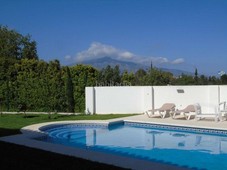 Chalet con 6 habitaciones con parking, piscina y aire acondicionado en Marbella