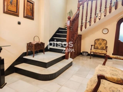 Casa adosada en venta en Calle del Capitán