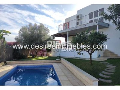 Casa en venta en Carrer Jacarandas