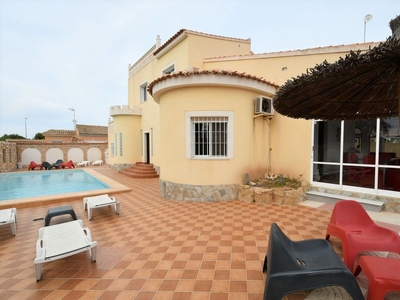 Chalet en venta en El Chaparral, Torrevieja, Alicante