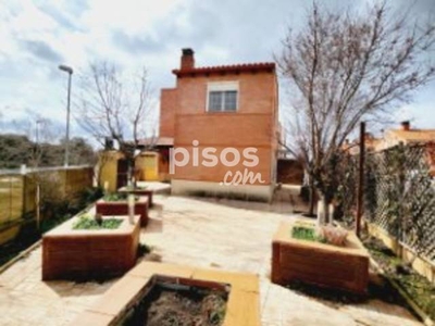 Chalet en venta en Pioz