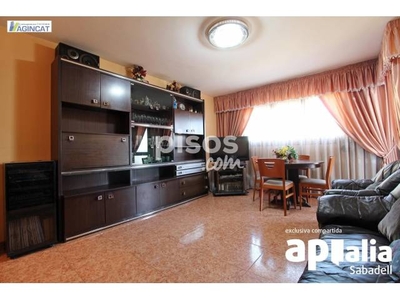 Piso en venta en Badia del Valles - -