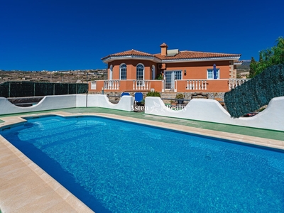 Venta de casa con piscina en Los Abrigos (Granadilla de Abona)