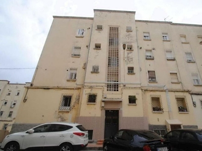 Piso en venta en Ceuta de 3 habitaciones y 53 m²