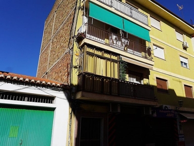 Piso en venta en San Antón de 3 habitaciones con balcón