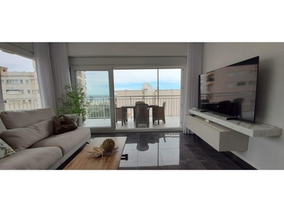 PRECIOSO APARTAMENTO TOTALMENTE REFORMADO EN 2ª LINEA DE LA PLAYA DE GANDIA